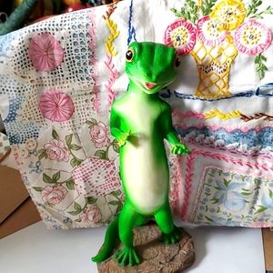 Gecko Statue